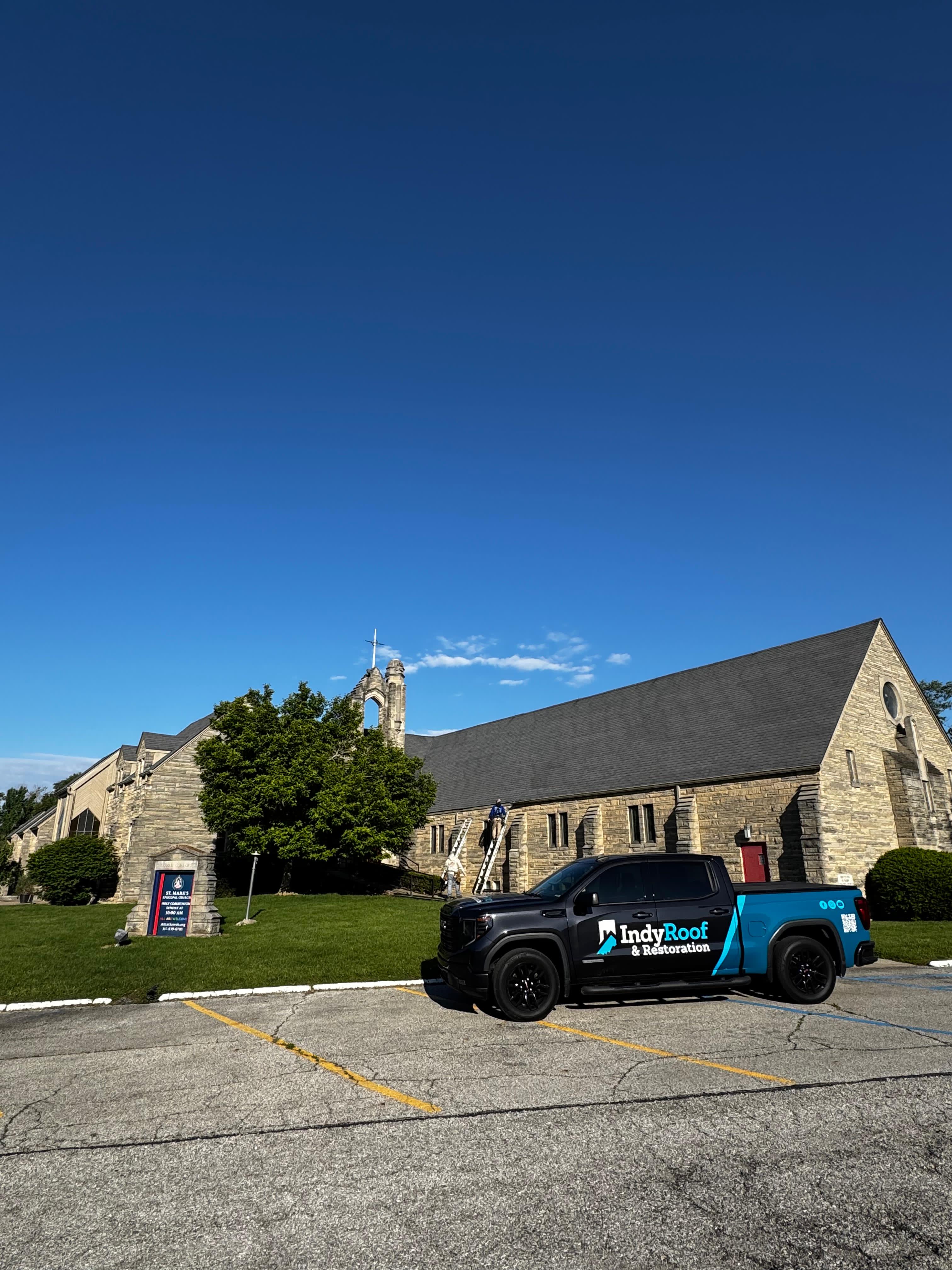 What Do Roofers Check? A Commercial Roof Inspection Checklist for Straughn